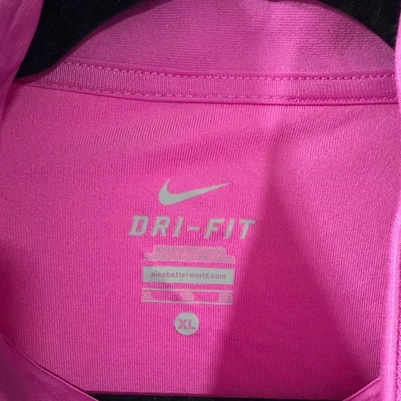 Nike Women's Fuchsia Jacket NWOT - Picture 3 of 5